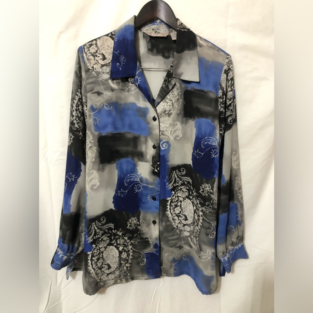 Women’s long sleeve blouse
